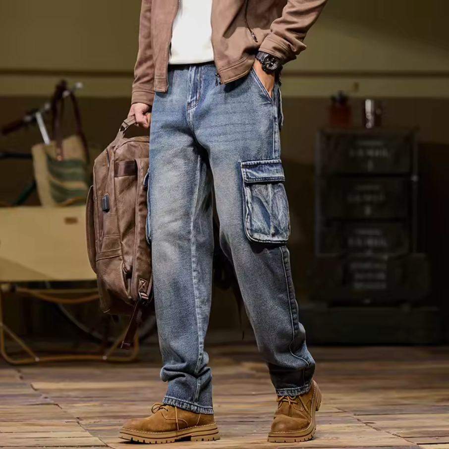 COMFORTABLE CARGO JEANS