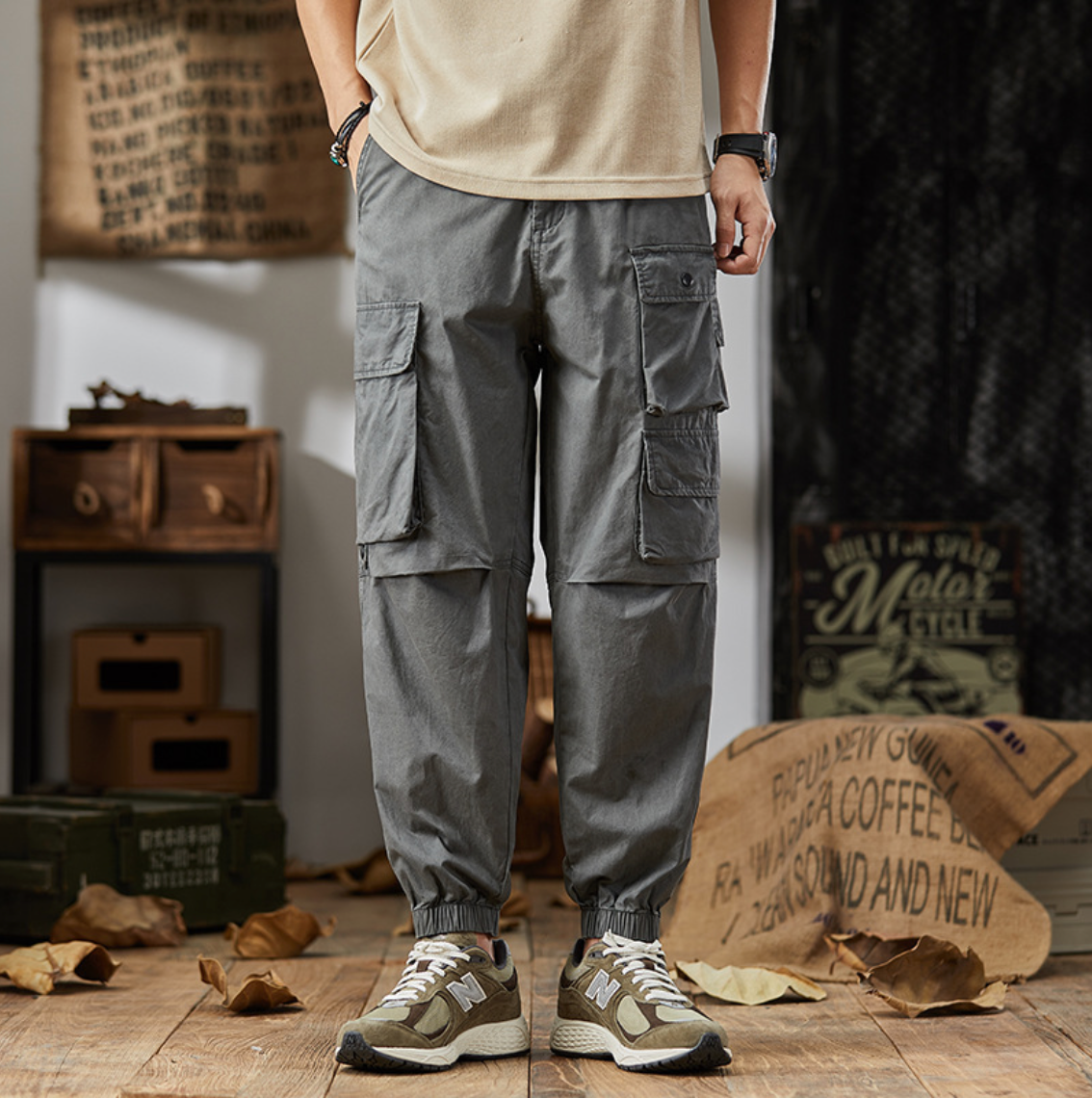 RELAXED FIT CARGO TROUSERS