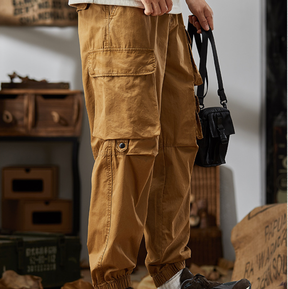 RELAXED FIT CARGO TROUSERS