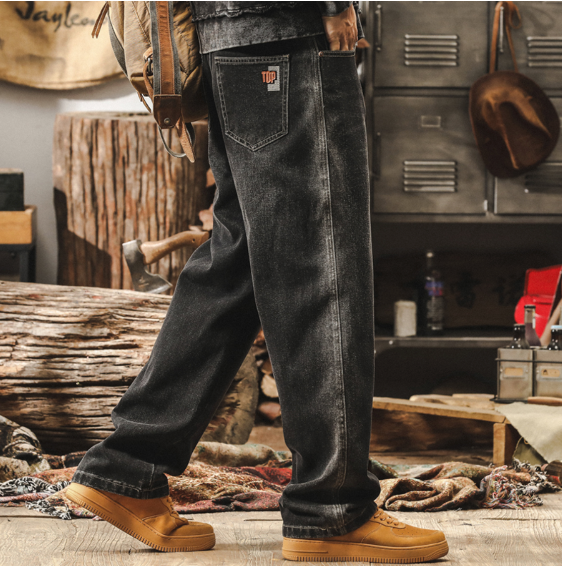 LOOSE STRAIGHT JEANS