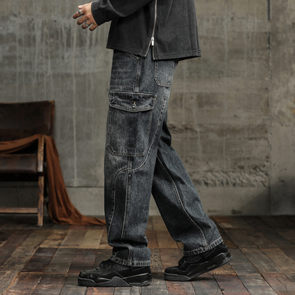 MULTI-POCKET CARGO JEANS