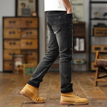 CLASSIC SLIM STRAIGHT JEANS