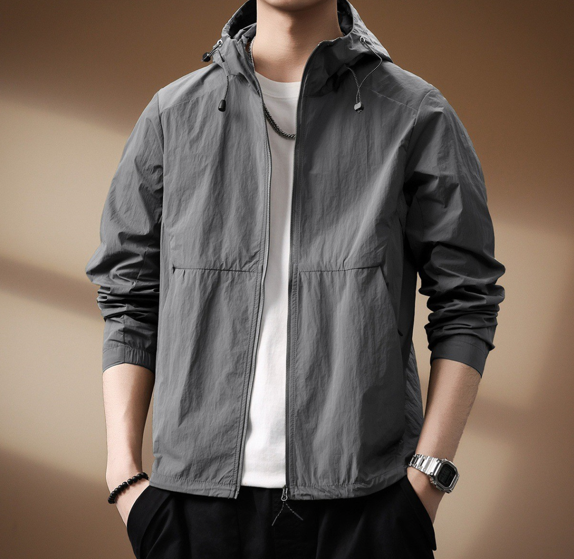 LIGHTWEIGHT OUTDOOR JACKET