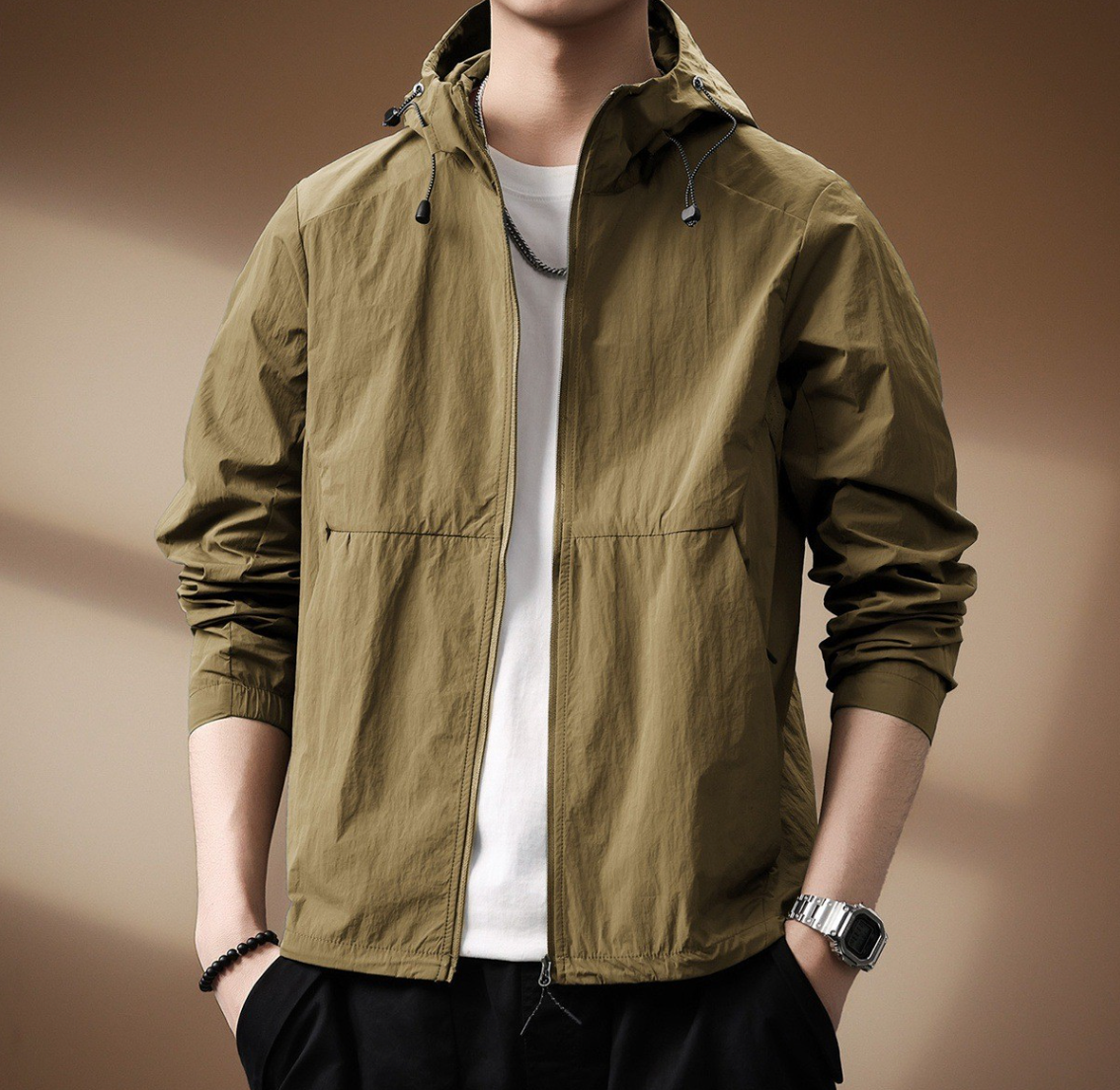 LIGHTWEIGHT OUTDOOR JACKET