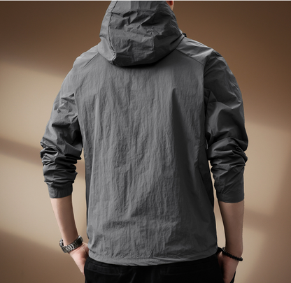 LIGHTWEIGHT OUTDOOR JACKET